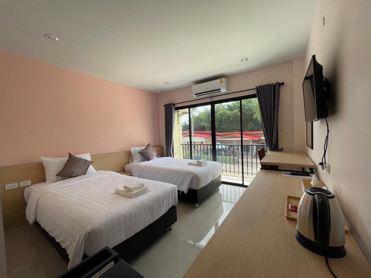 โรงแรมนิยม เอสทีเอ็น 2 - Niyom Stn 2 Hotel Ban Phue Экстерьер фото